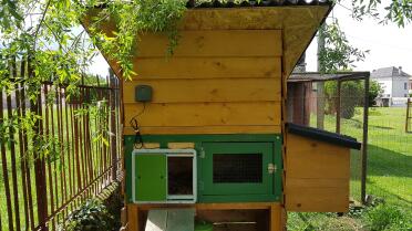 The Autodoor can fit to any chicken coop!