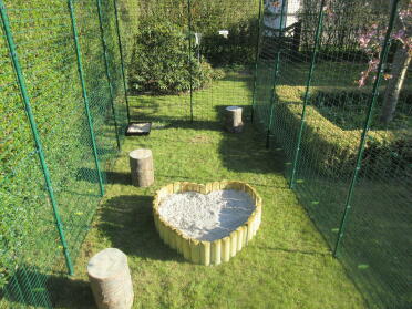 Inside Omlet Rabbit Run