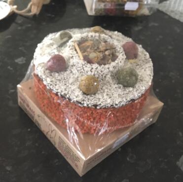Amazing cake, it lasted ages!