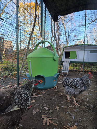 The adjustment mechanism is intuitive and holds fast