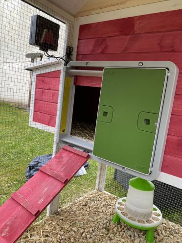 Can be placed on a classic wooden henhouse