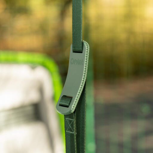 Close up adjustable hangar