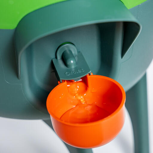 Insulated stay clean chicken waterer cup detail