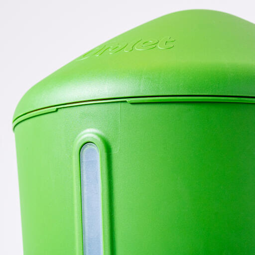 Insulated stay clean chicken waterer level detail