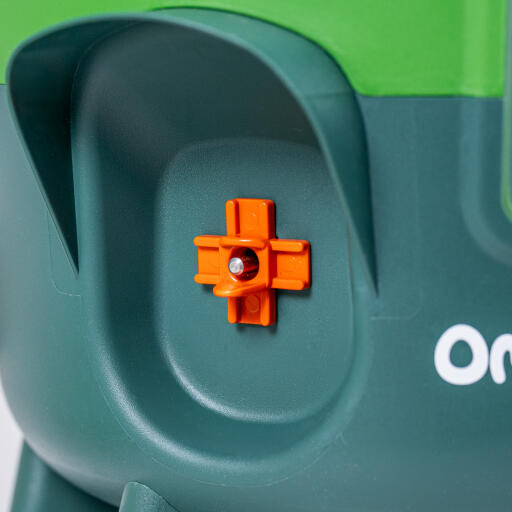 Insulated stay clean chicken waterer nipple detail